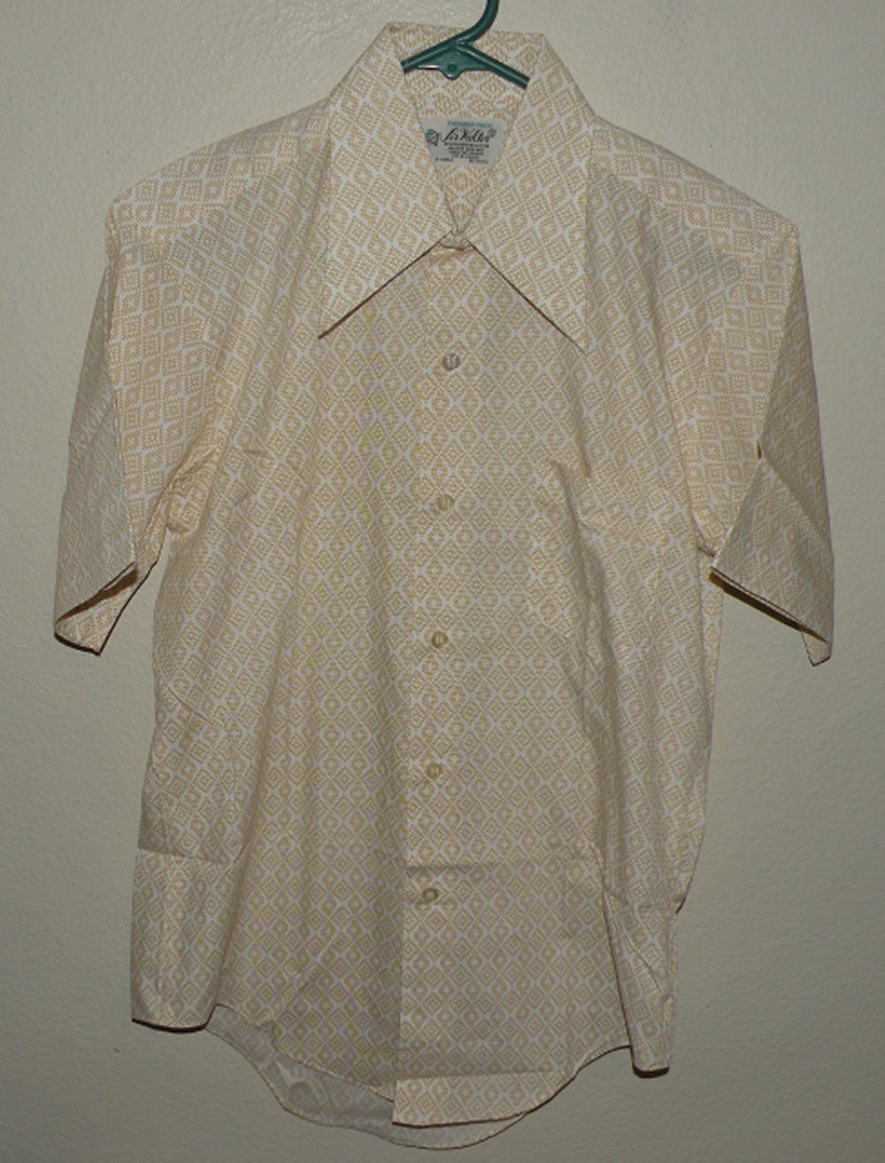 Vtg 70s Sir Walter Men’s Small SS Shirt Light Gold Diamond Dagger Collar NWOT